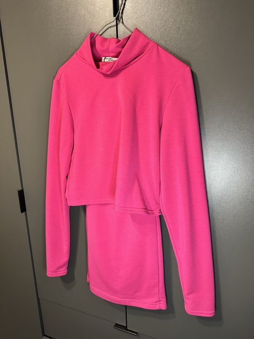 Костюм рожевий жіночий