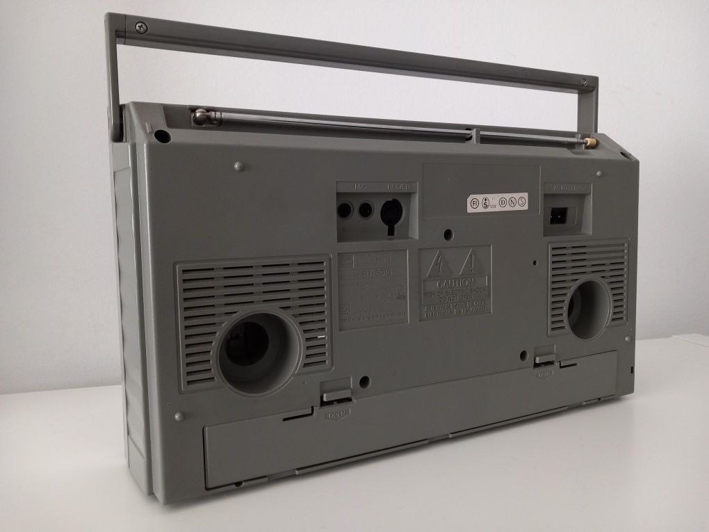 Vintage Radio Cassette Recorder Toshiba RT-6015