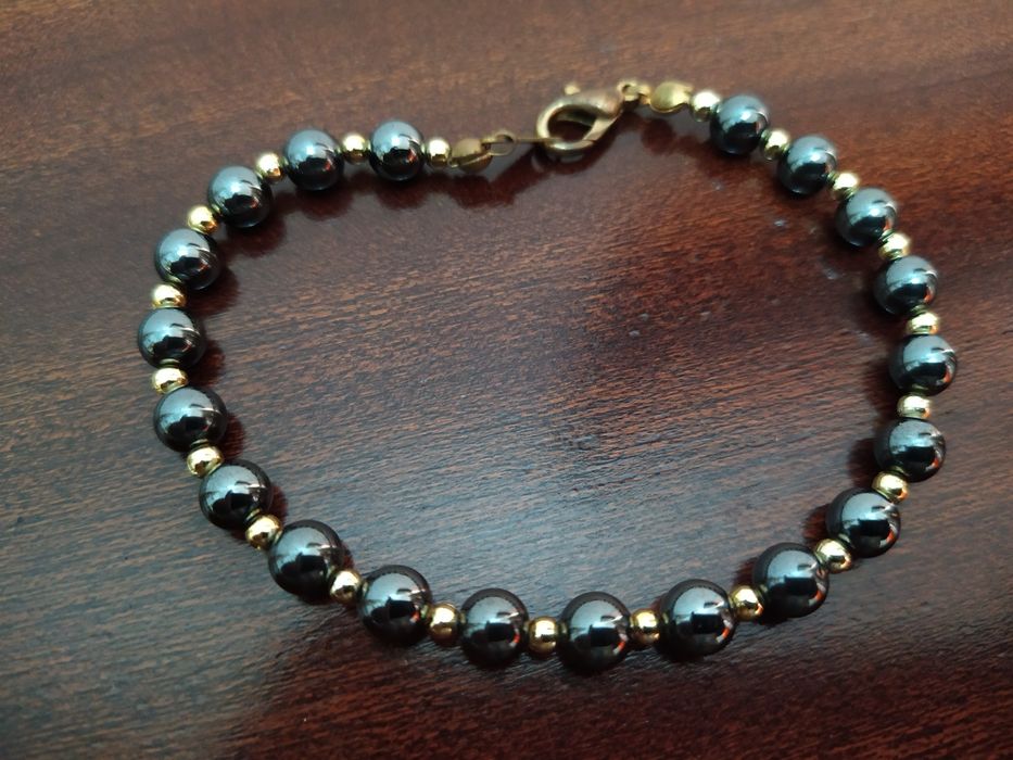 Colar, pulseira e brincos em pérolas