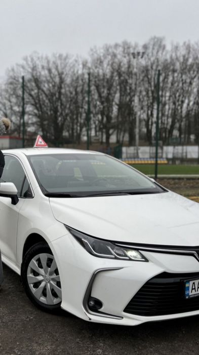 автоінструктор,водіння на ТОЙОТІ КОРОЛА,підготовка до іспиту