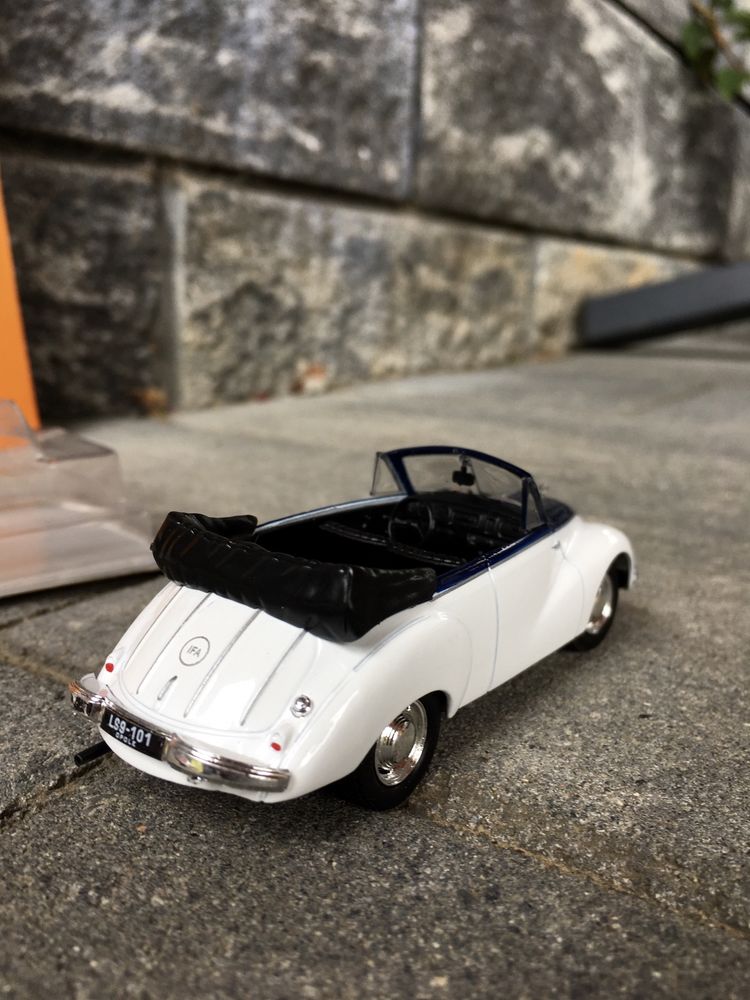Czasopismo-IFA F9 CABRIO-auta PRL,model,autka,kolekcja,blister,gazetka
