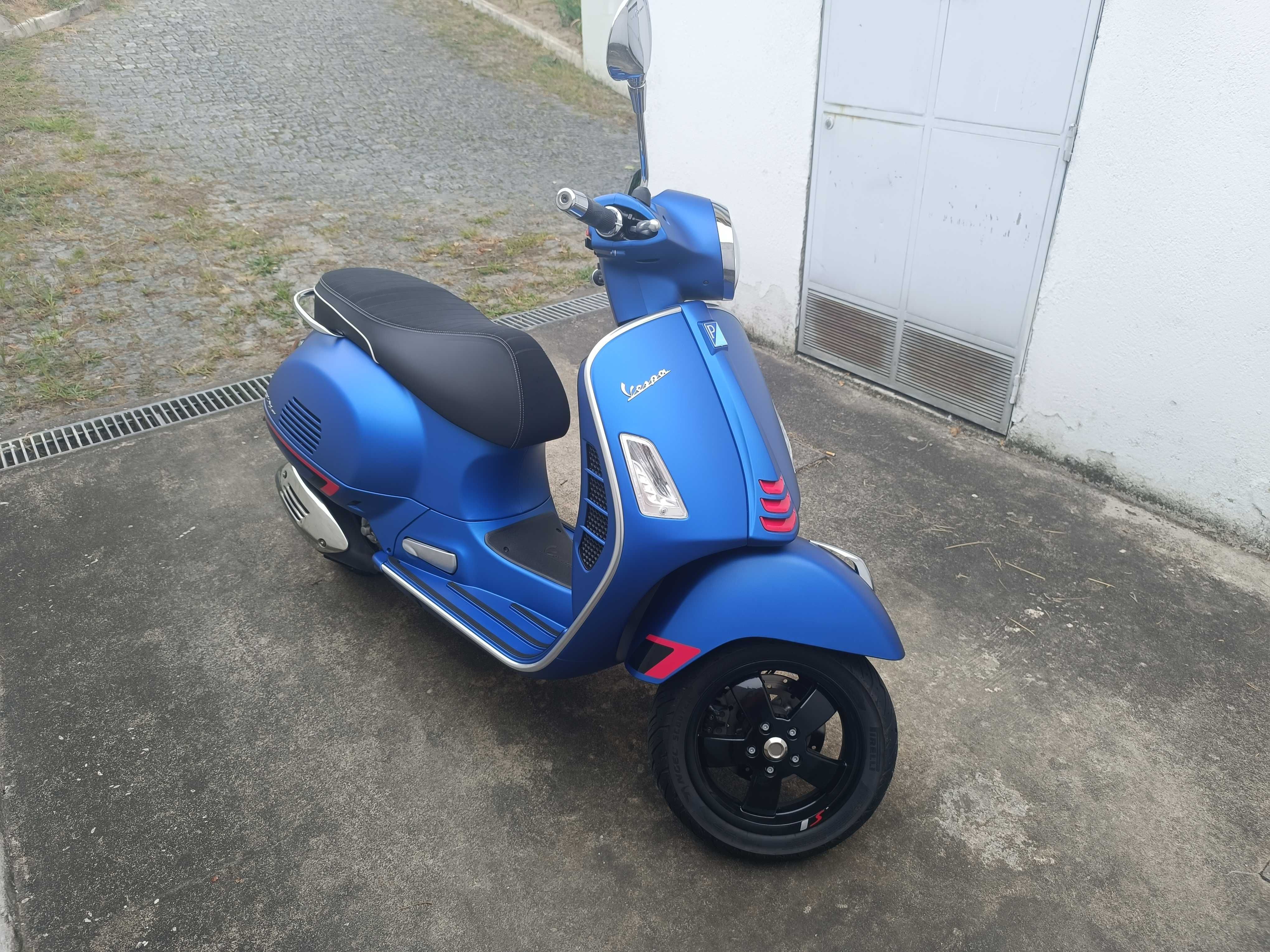 Vespa 300 GTS Super como nova
