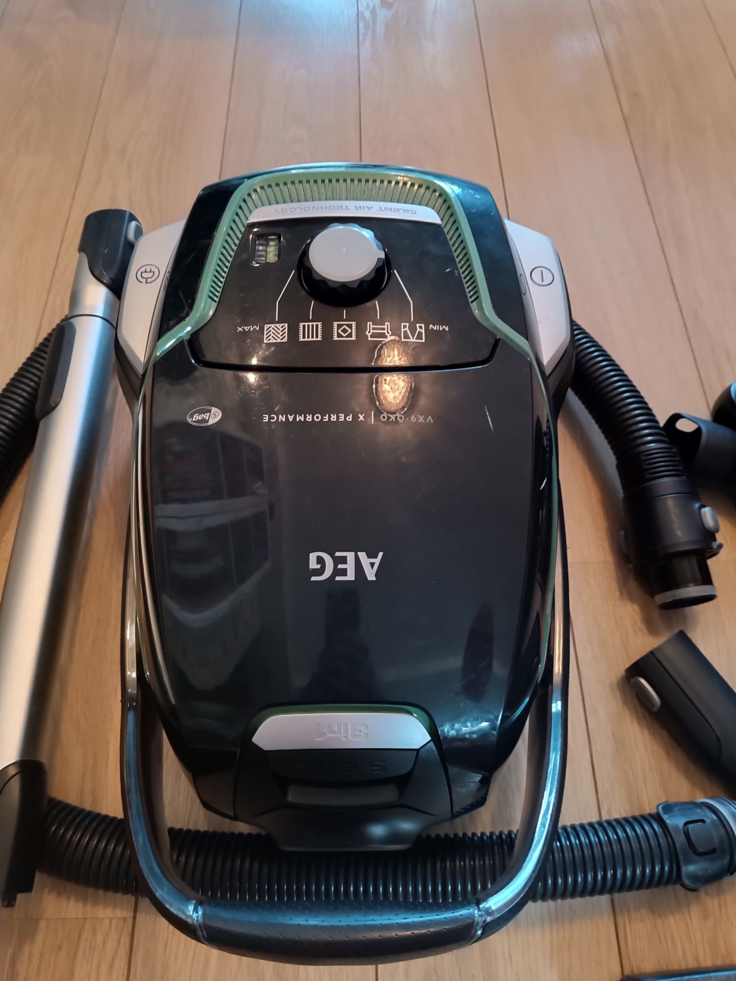 "" Odkurzacz AEG VX9-2