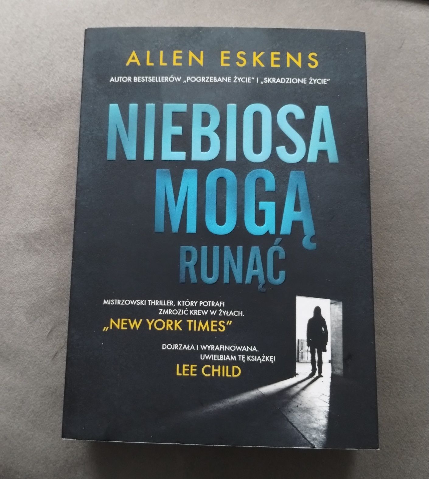 Niebiosa mogą runąć, Allen Eskens