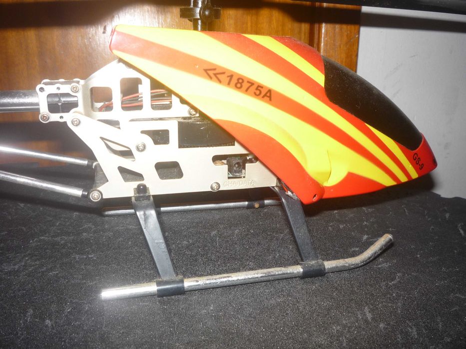 Helicóptero telecomandado: 5 euros