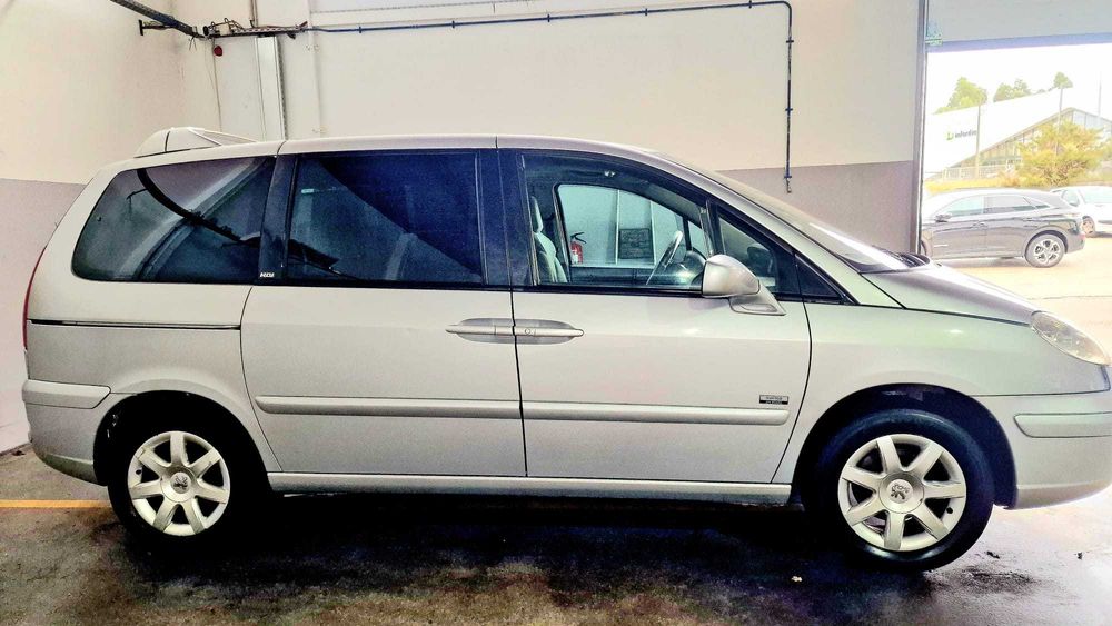 Espaçoso, Confortável  e Econômico. Excelente para família e viagens.