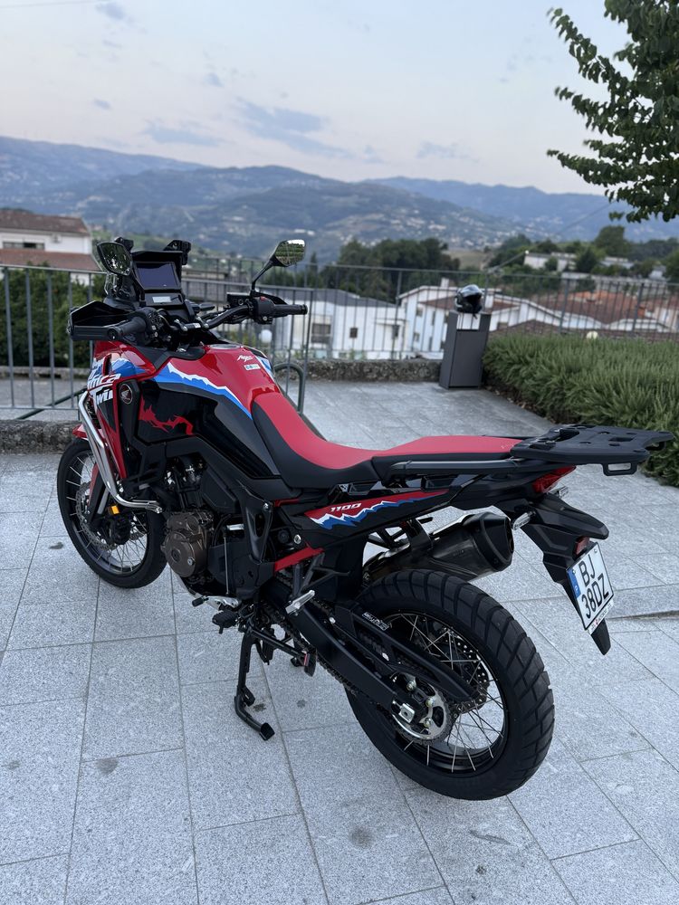 Honda Africa Twin. (COMO NOVA)