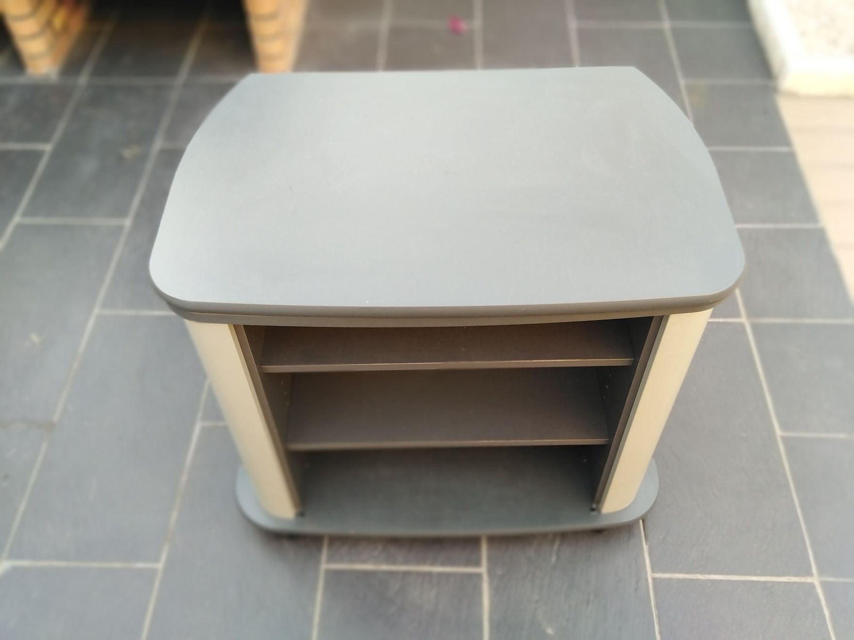 Mesa Televisão com rodas