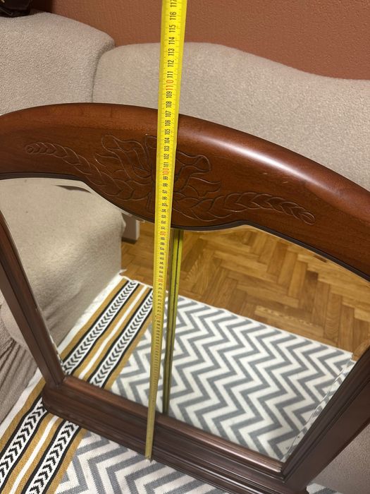 Дзеркало б/у можна ставити або вішати