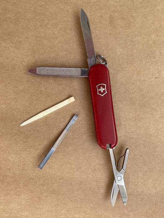 Victorinox classic 58 мм мільтитул Вікторінокс швейцарія
