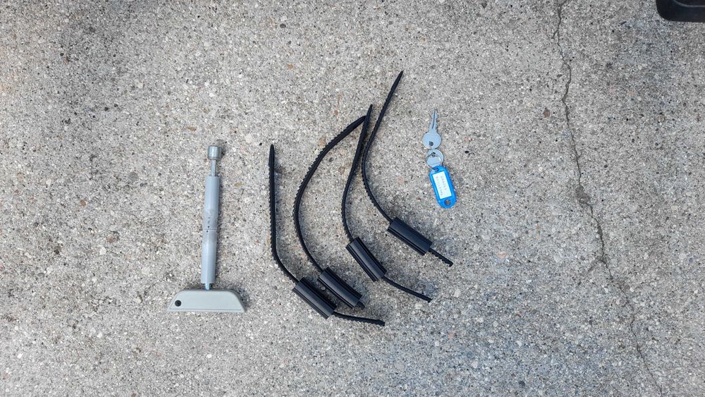 Dois Porta-bicicletas Thule ProRide 591018 + Thule One Key System