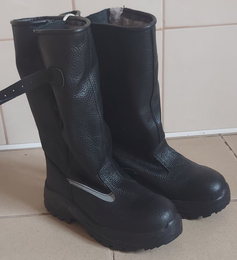 Продам зимние рабочие сапоги