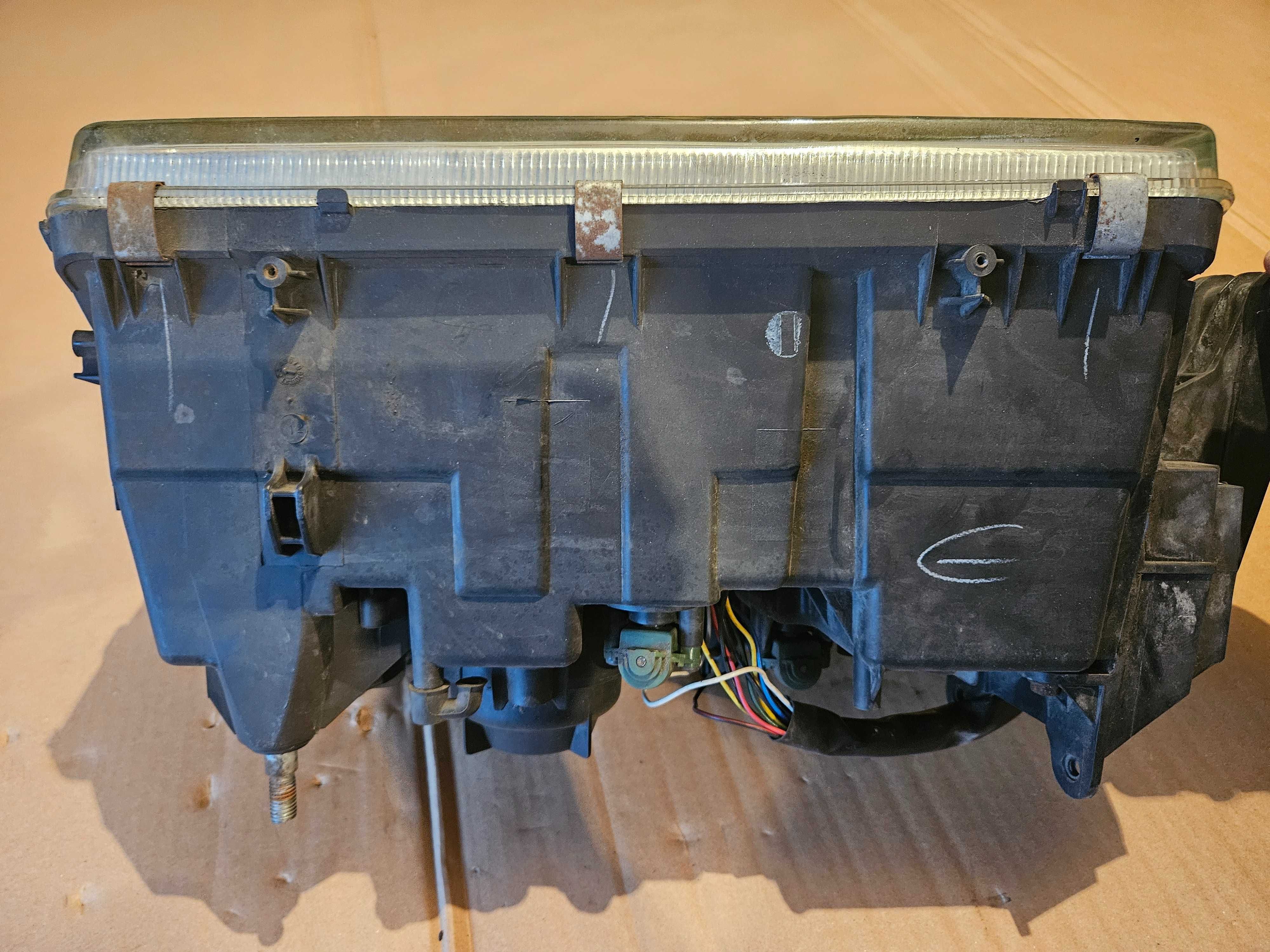 Lampa przód lewa i prawa volvo fh12 (2)