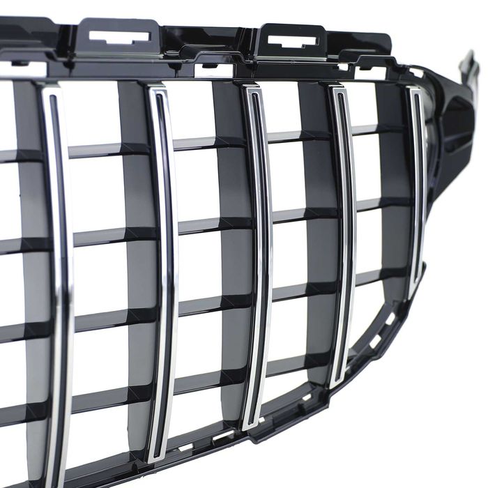 Grelha AMG/Panamericana preta Mercedes Classe C W205/S205 de 18a21