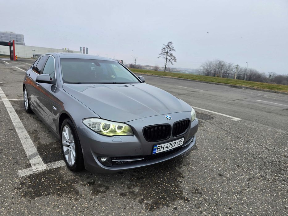 Bmw 528i f10 2011год