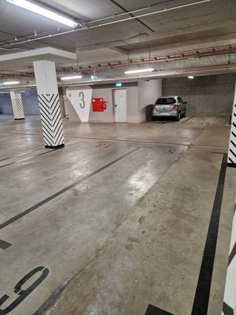 Dwa miejsca postojowe w garażu podziemnym, ul. Polaka 14a, Wrocław