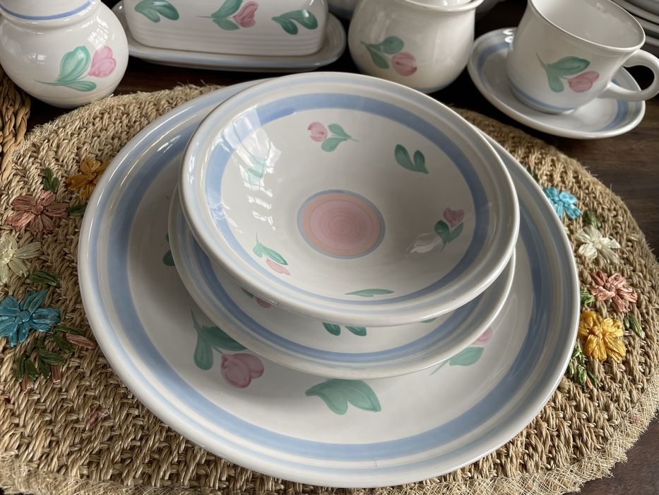 Piękny serwis obiadowy  Japoński