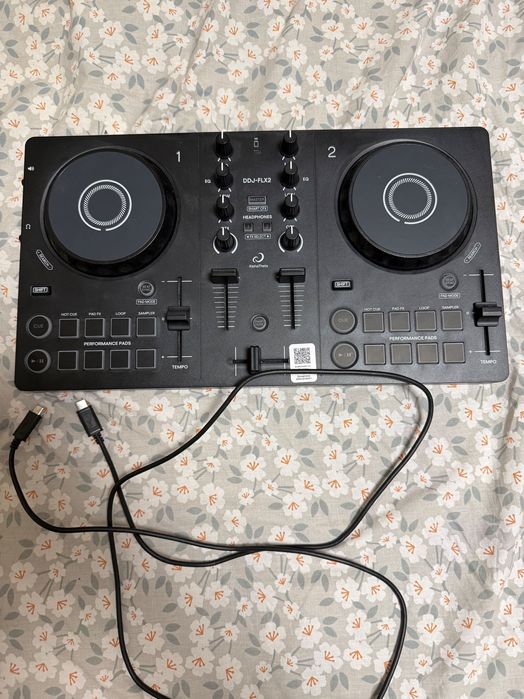 DJ-контролер AlphaTheta DDJ-FLX2