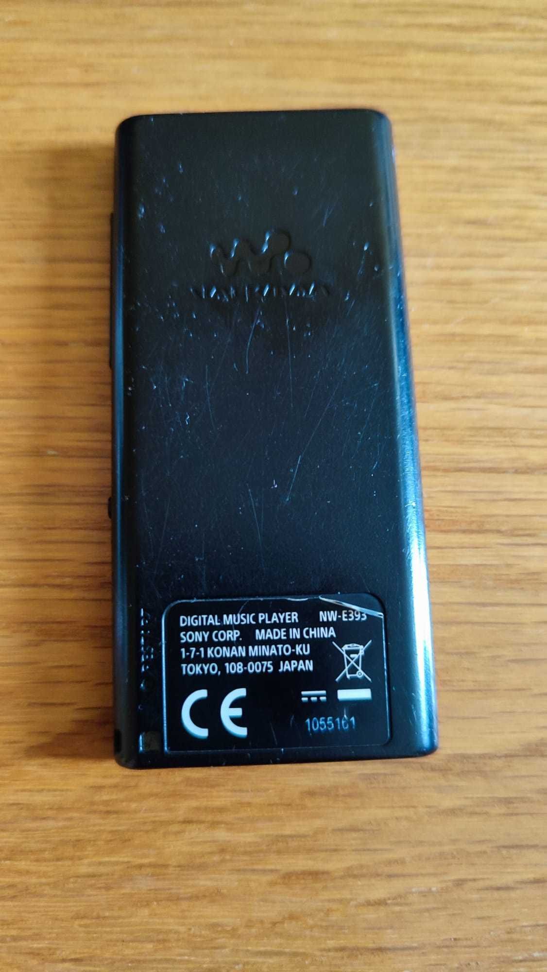 Sony Walkman NW-E393 MP3 MP4 PLAYER 4GB