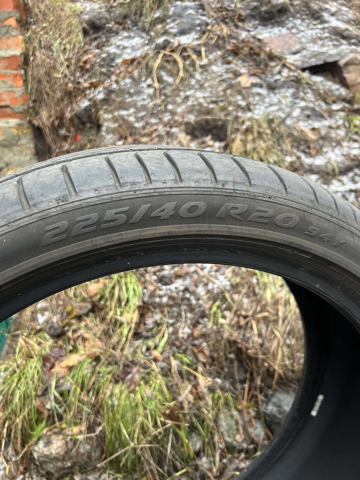 Продам шини літні б/у 225/40 R-20 pirelli pzero