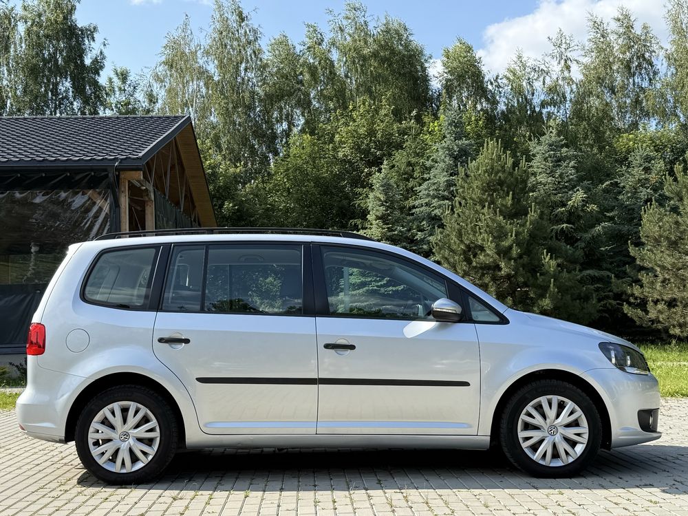VW Touran 1.6 TDI Webasto Hak niski przebieg