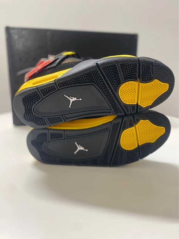 Jordan 4 Retro Thunder 41