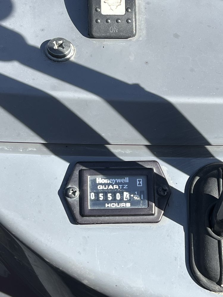 Mini escavadora Yanmar vio12 como nova