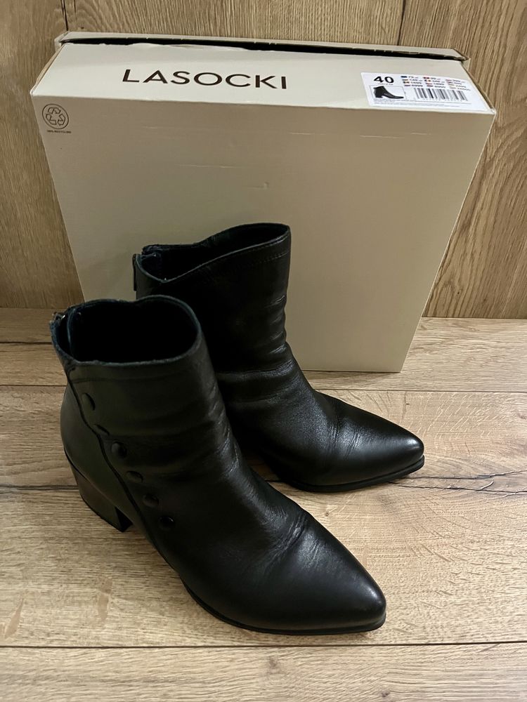 Super buty skórzane czarne Lasocki 40 jak nowe