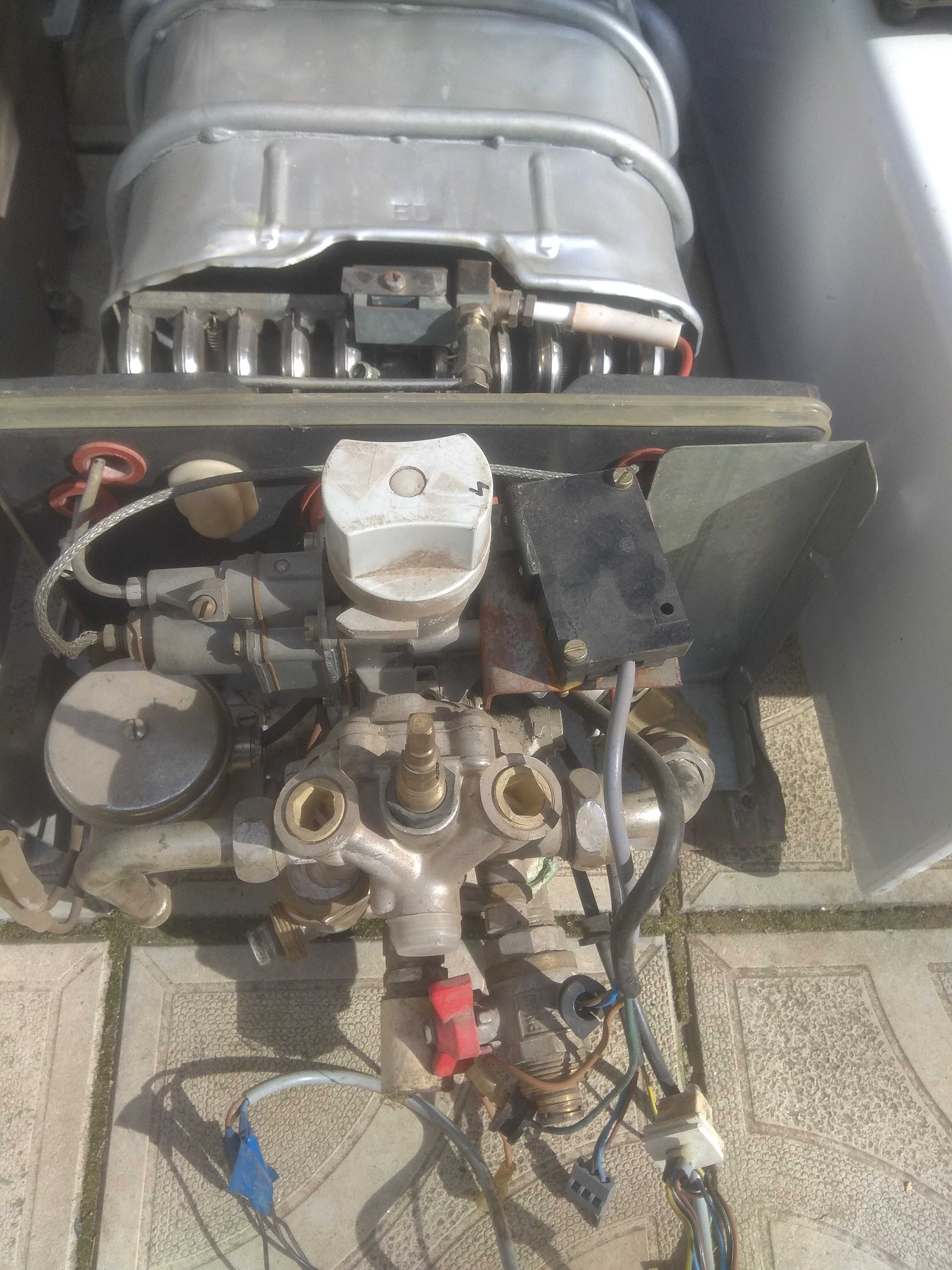 Газовая колонка Vaillant Geyser Mag turbo 250/7 TWF по запчастям.
