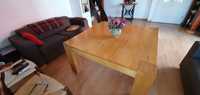 Solidny drewniany stół