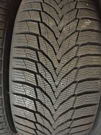 Шини зимові 235/40R18