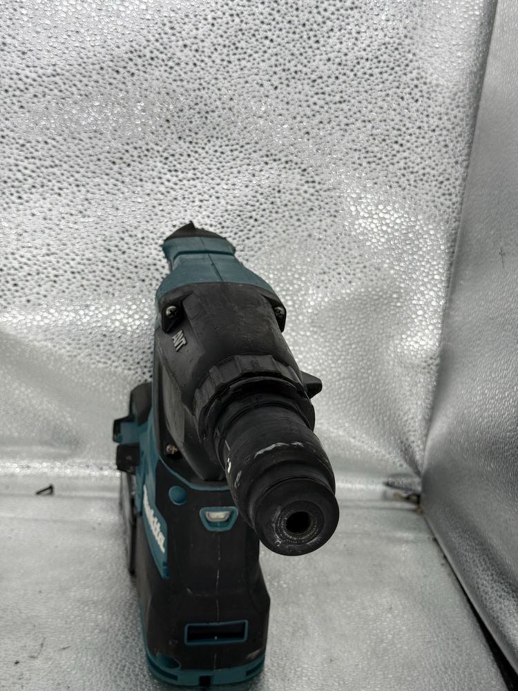 Перфоратор аккумуляторный Makita HR004G дрель отбойник 40v xgt