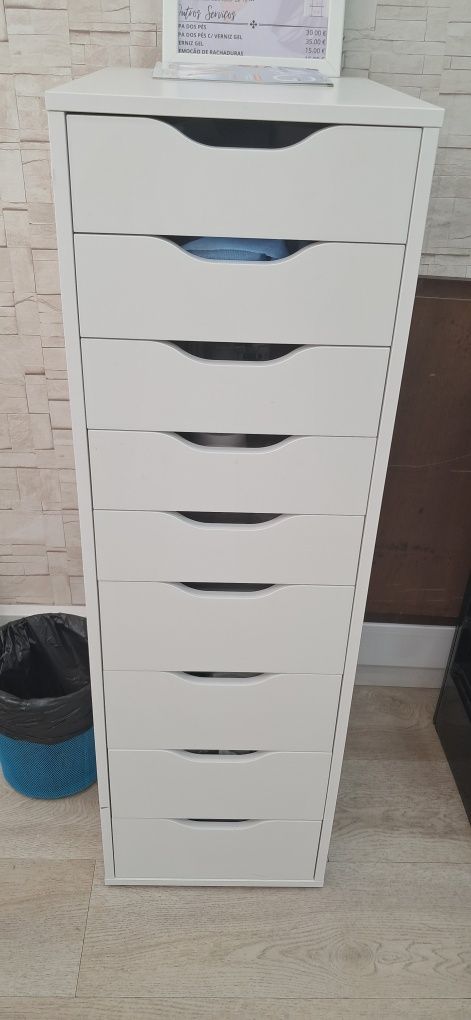 Vendo armario Ikeia com 9 gavetas