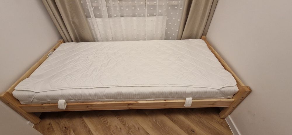 Łóżko z materacem 90x200
