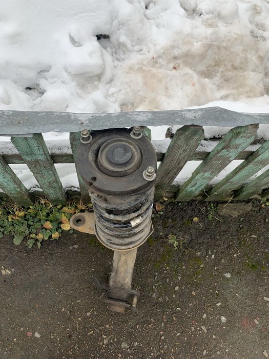 Продам стойку переднюю правую део ланос сенс