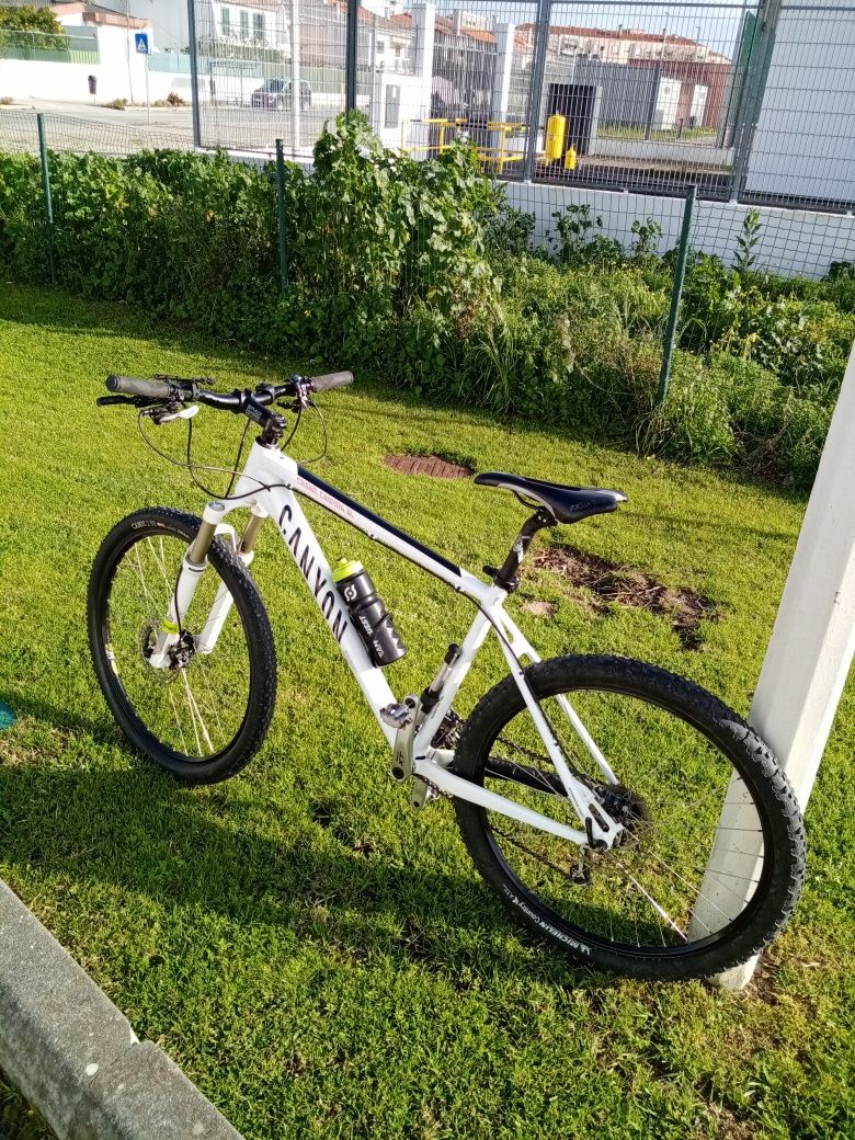 Bicicleta Canyon roda 26