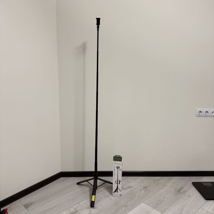 Штатив для телефону