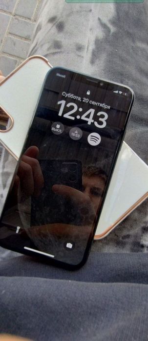 Айфон х в хорошем состоянии ПРОДАЮ ПО МЕСТУ АКБ 82%
Разбита крышка а т