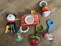Zestaw grzechotek i zawieszek Fisher Price