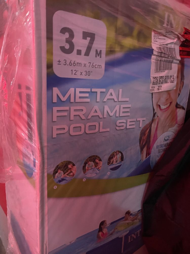 Piscina intex 3,7cm - NOVA (em caixa)
