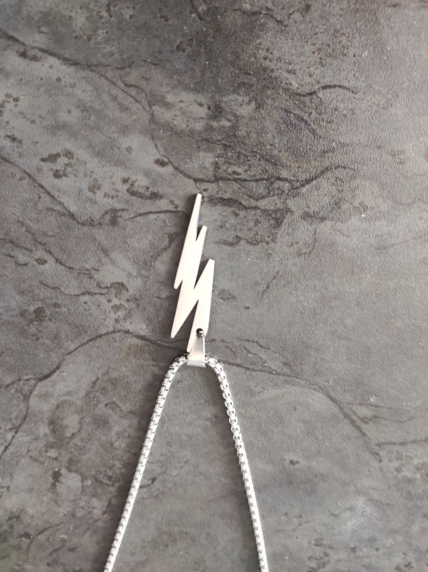 Naszyjnik z zawieszką błyskawicy 60 cm