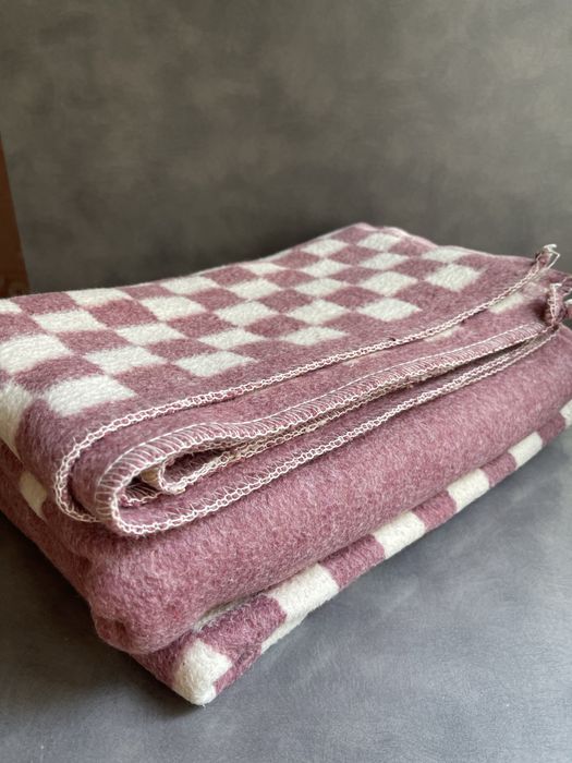 Ковдра тепла і тоненька 140*196