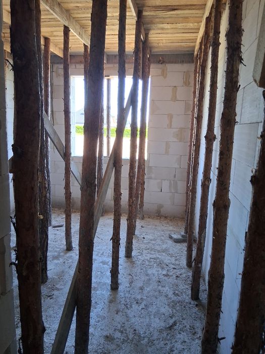 Stemple budowlane po pierwszej budowie 370 szt. 2,9m, deski szalunkowe