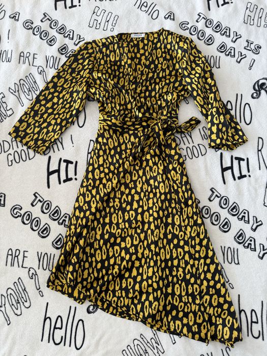 Sukienka asymetryczna wiązana panterka