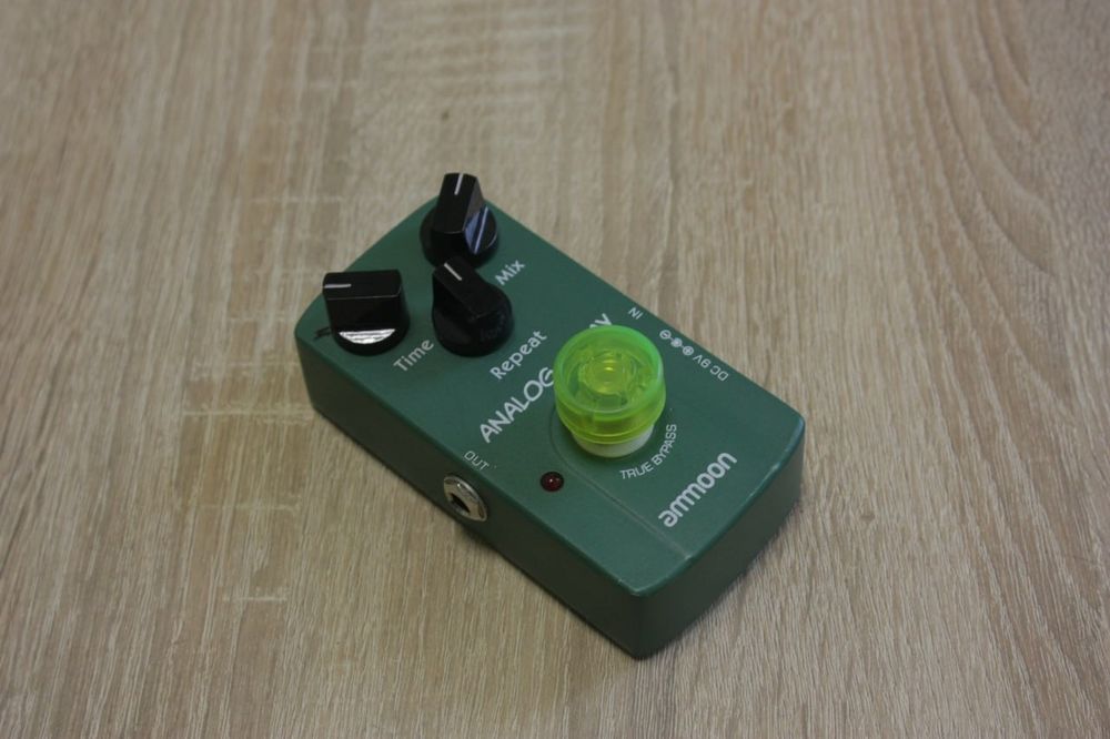 Педаль delay для электрогитары