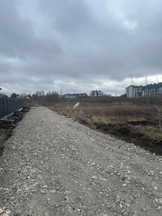 продається  земельна ділянка під забудову в с Тарасове