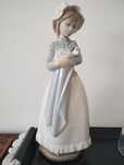 NAO porcelanowa figurka dziewczyna ze szczeniakiem, 25cm
