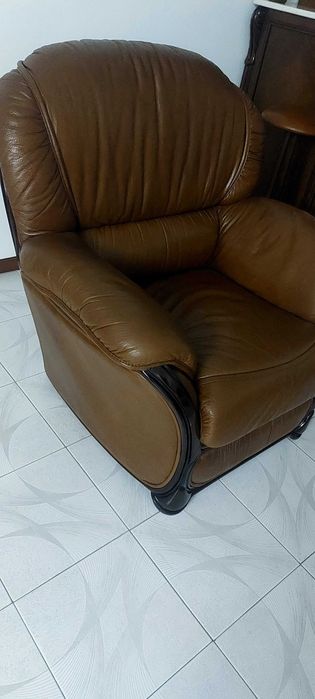 Venda de um conjunto de três sofás