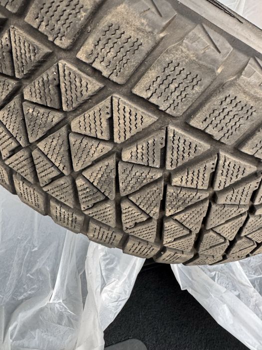 Bridgestone Blizzak 235 55 18  Б/У