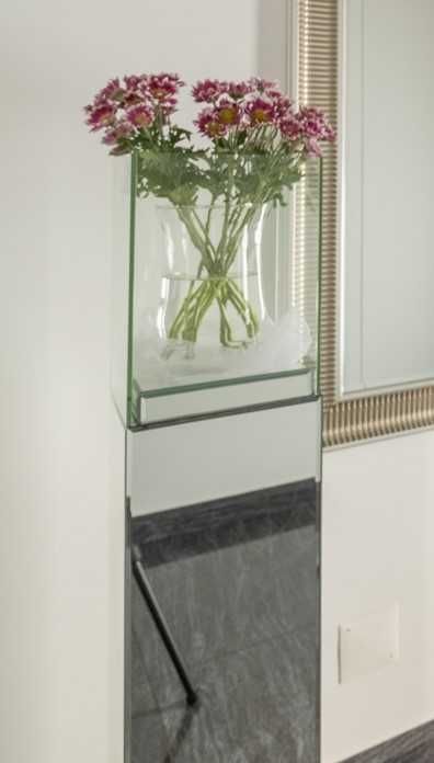Coluna decorativa em vidro / espelho